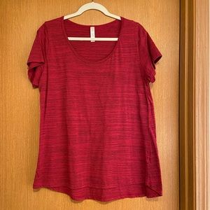 NWOT Lularoe Classic Tee